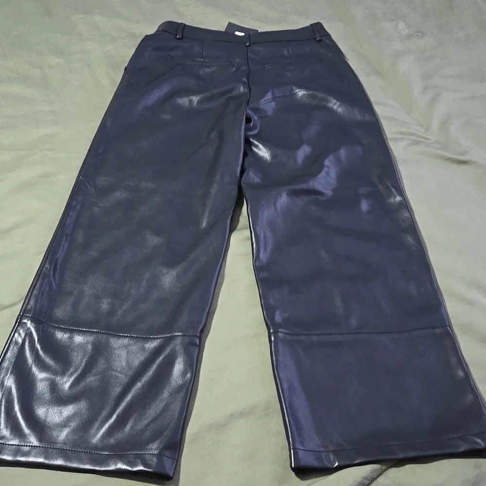 Marc New York Andrew Marc Black Wide Leg Faux Leather Pants Ladies 4 Soft Crop - Picture 4 of 5